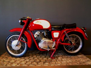 moto guzzi lodola